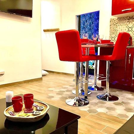 Le Led Room,Centre Ville Place De Parking Gratuite Санс Екстер'єр фото