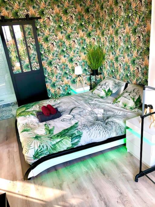 Le Led Room,Centre Ville Place De Parking Gratuite Санс Екстер'єр фото