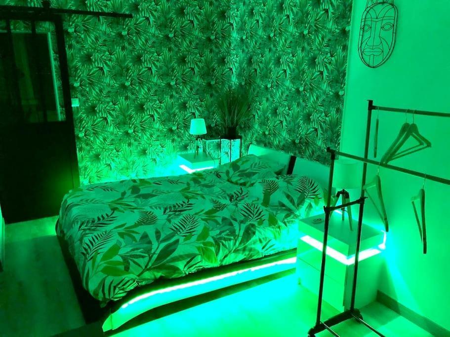 Le Led Room,Centre Ville Place De Parking Gratuite Санс Екстер'єр фото