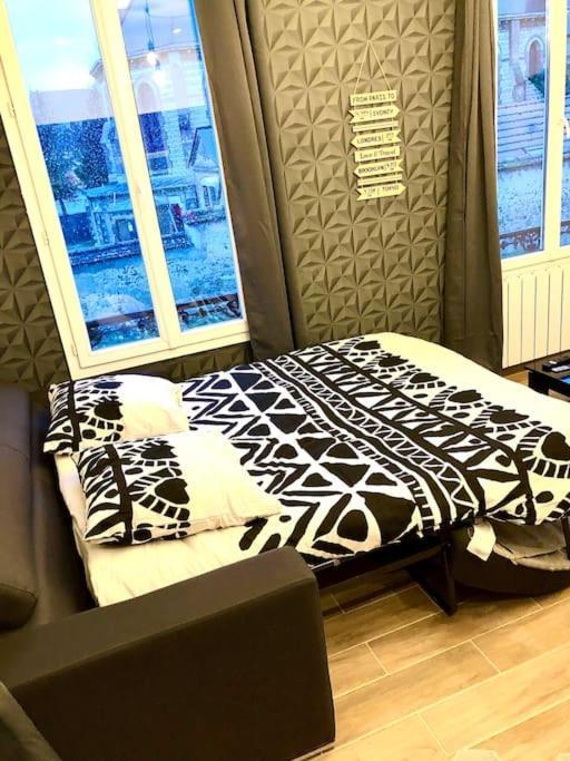 Le Led Room,Centre Ville Place De Parking Gratuite Санс Екстер'єр фото