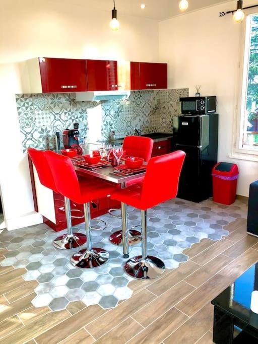 Le Led Room,Centre Ville Place De Parking Gratuite Санс Екстер'єр фото