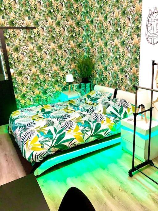 Le Led Room,Centre Ville Place De Parking Gratuite Санс Екстер'єр фото